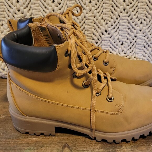 Madden Girl Laced Utility Boots with Side Zip - Size 8 - Picture 4 of 10